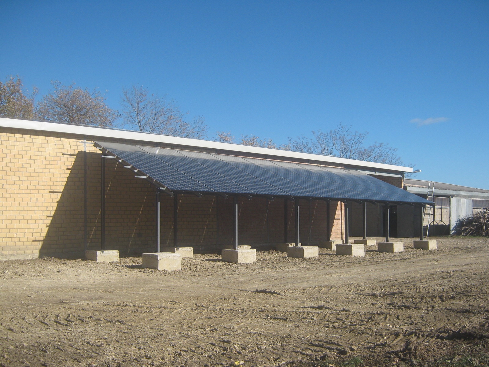 Impianto FV 10 Kwp - Camillo 2 (Pensilina)